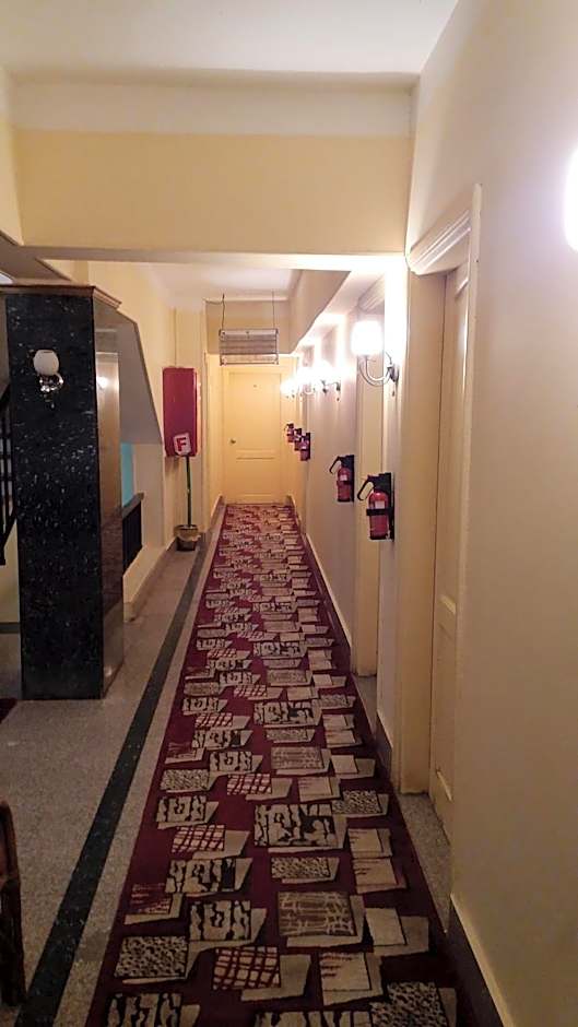 Applicators Hotel