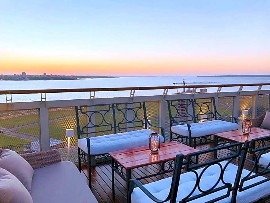 De la Trinidad Hotel