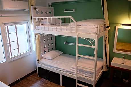 Private (Group of 1-4 / room)