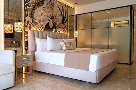 Deluxe Junior Suite (2 Adults + 1 Child)