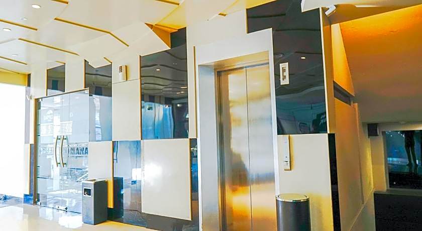 Empress Hotel Makassar City Center by LIFE