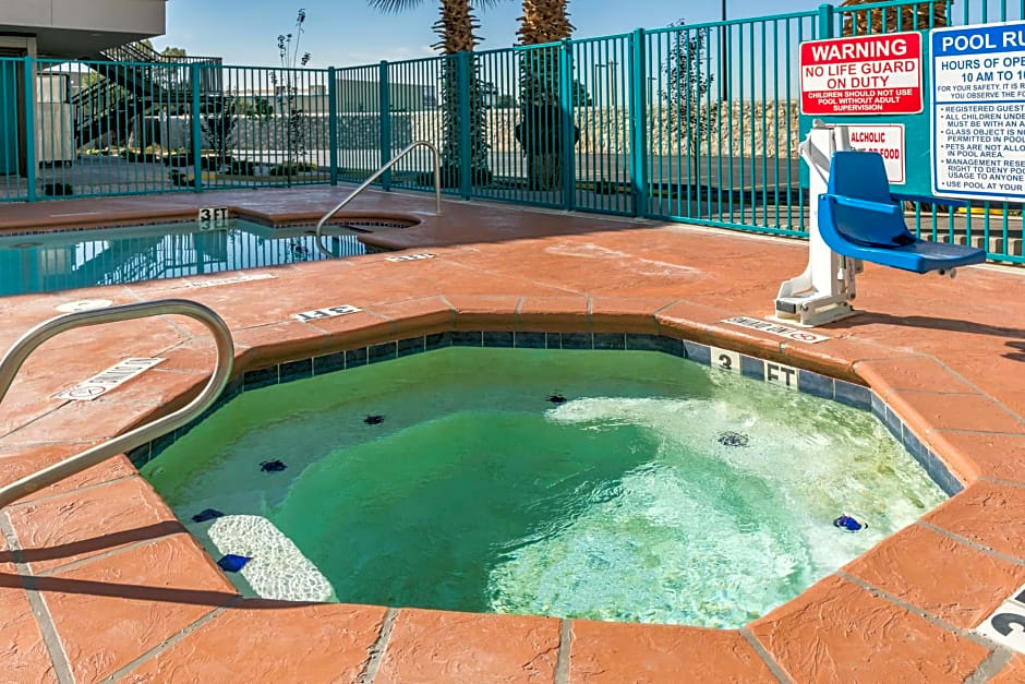 Ramada by Wyndham El Paso