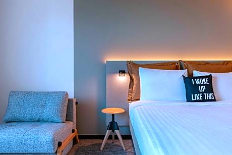 Moxy Family Room