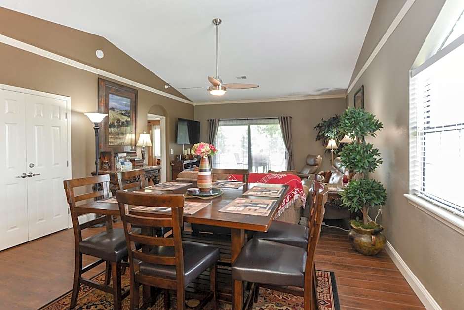 Luxury Condos at Thousand Hills - Heart of Branson - Beautifully remodeled - Spacious and Affordable