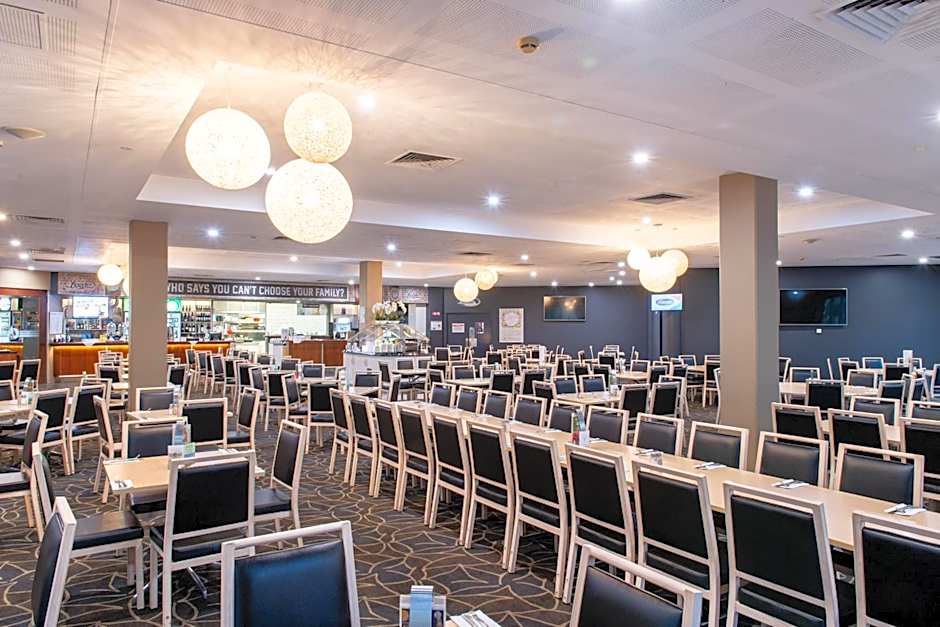 Mawson Lakes Hotel