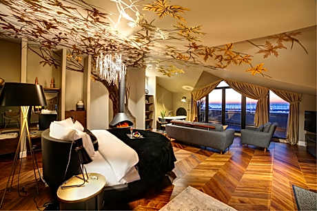 Queen Suite with Sea View