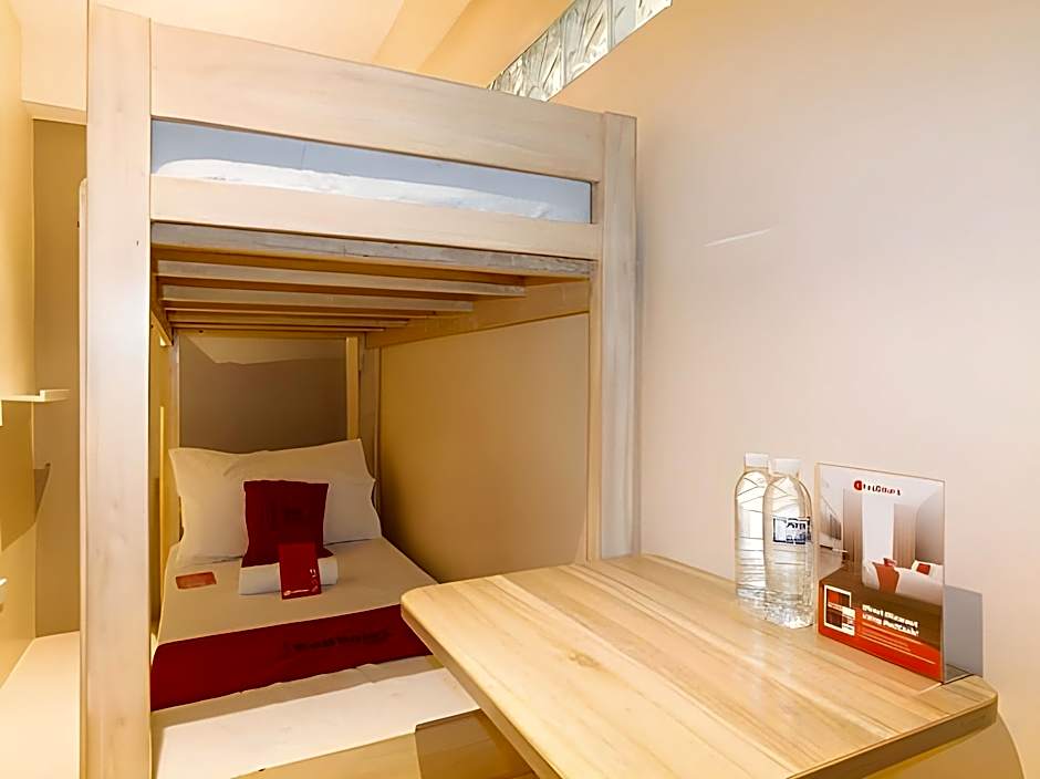 RedDooorz @ Laiya Vivo Hotel Batangas