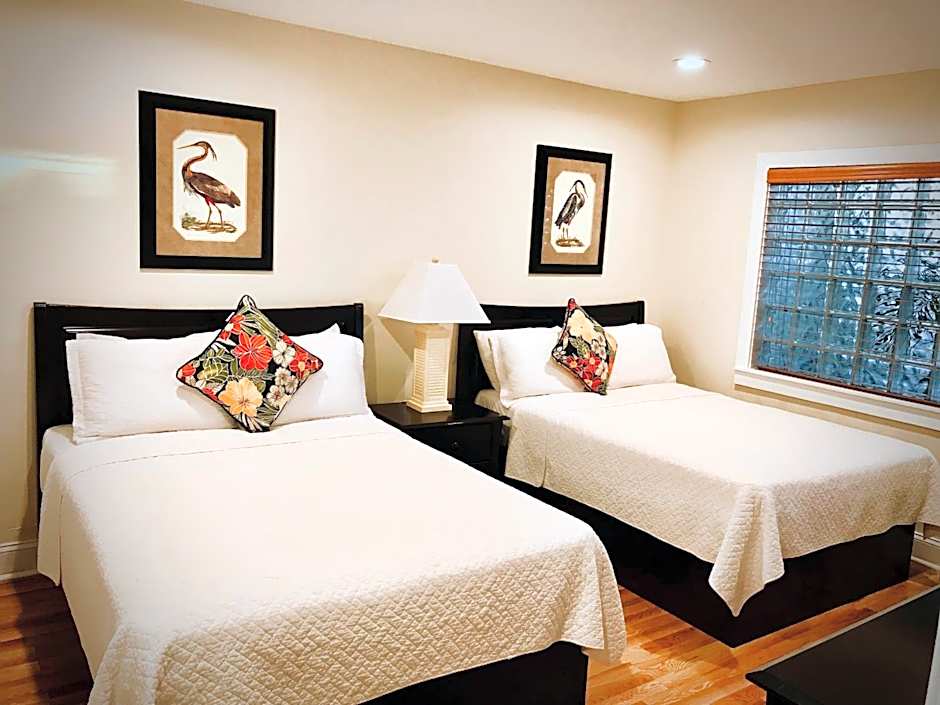 Harborside Motel & Marina