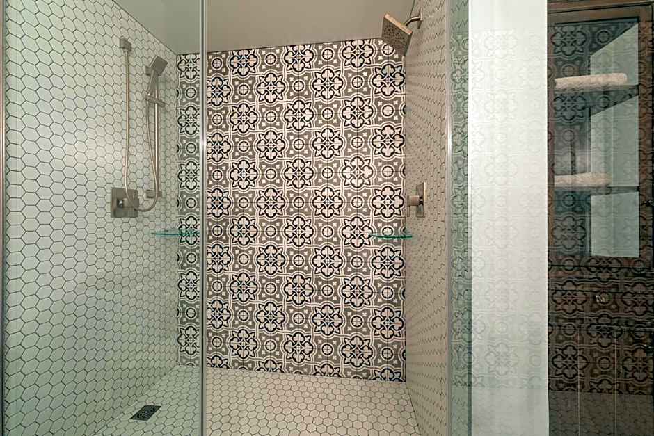 Fully Renovated Ski-in/out Loft with Private Hot Tub!