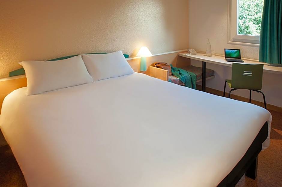 ibis Paris Pantin Eglise