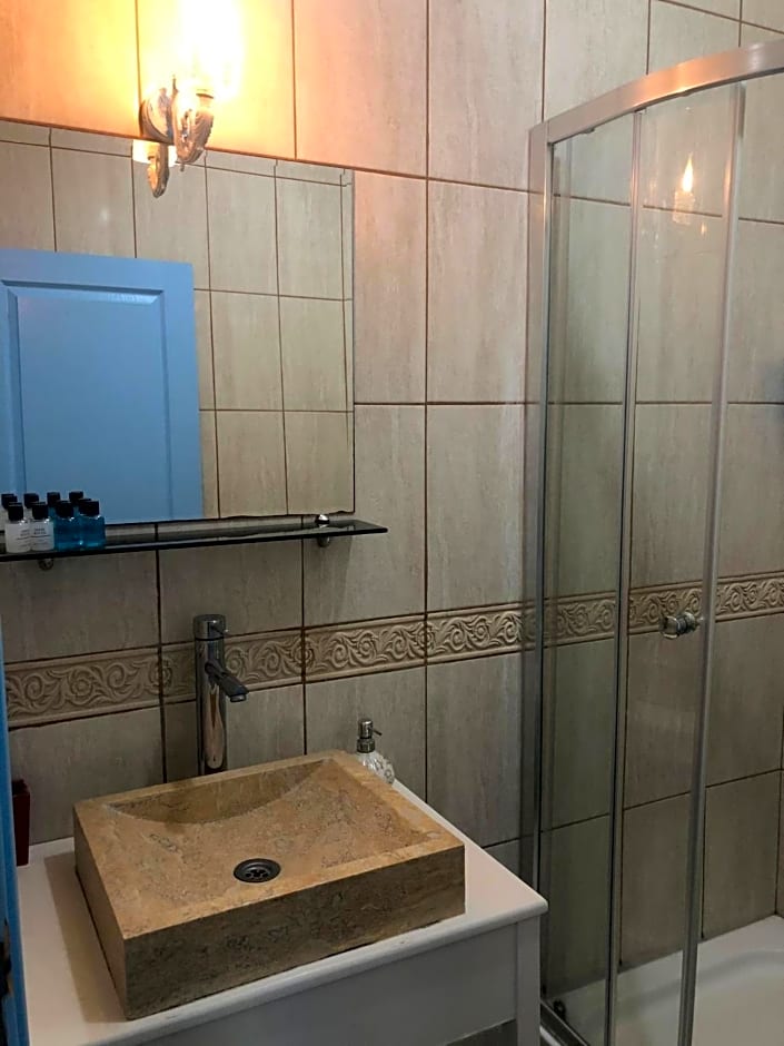 Çakir Bey Hotel