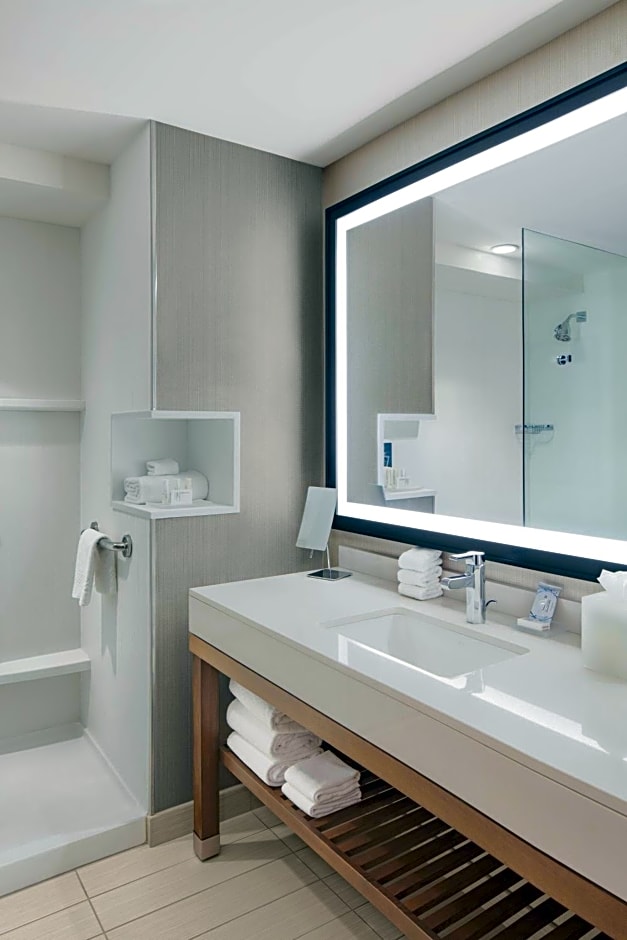 Courtyard by Marriott Portland Downtown/Waterfront