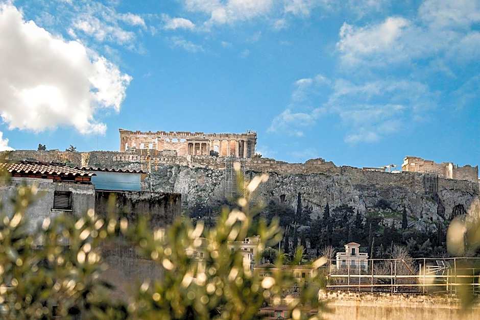 Urban Nest - Suites & Apartments