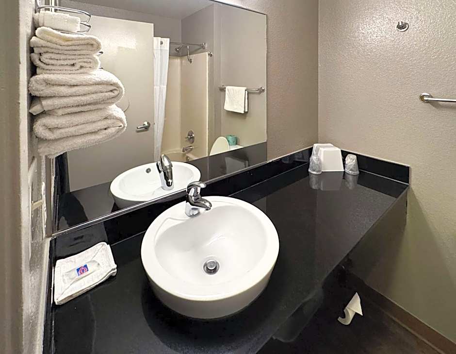 Motel 6-Glenview, IL - Chicago North