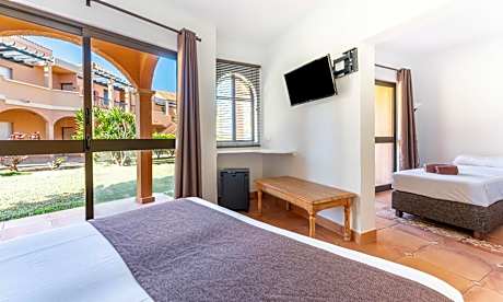 Comfort Triple Room with Sea View