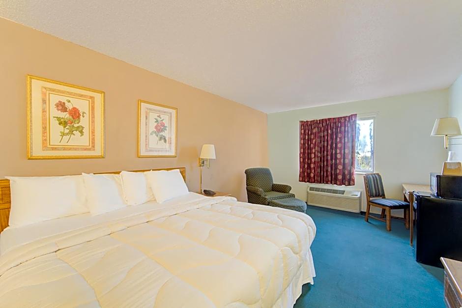 Capital O Amerihost Inn and Suites Mexico Hwy 54 MO