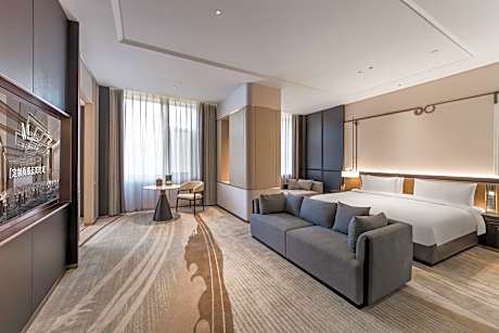 Huazhu - Executive Suite with View