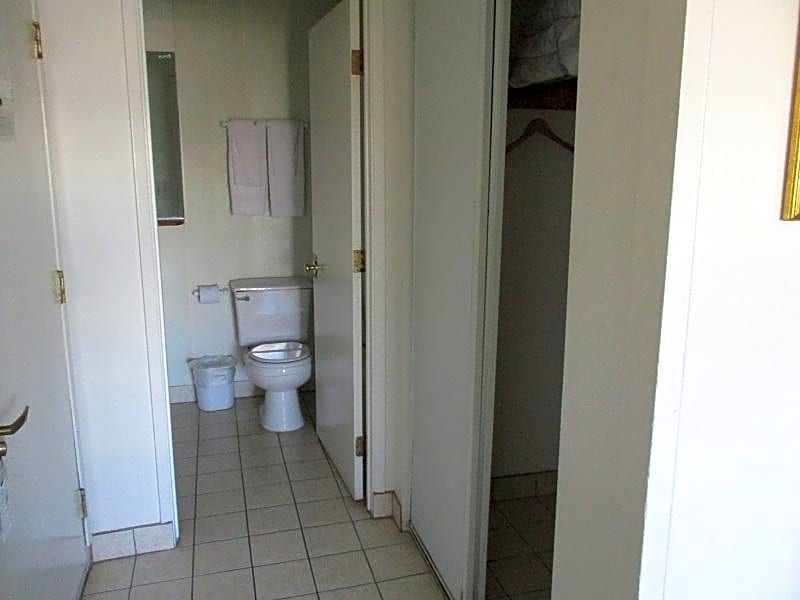 Lax Suites – Inglewood, CA