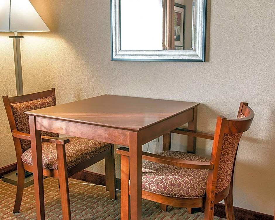 Quality Inn Near Interstate I94