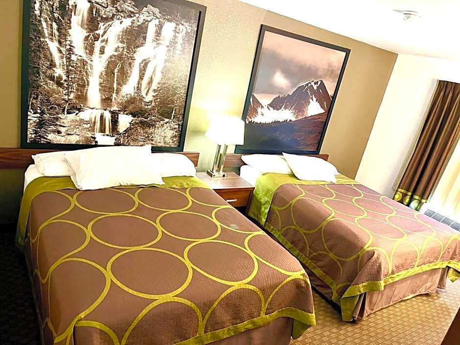 Super 8 by Wyndham Hinton