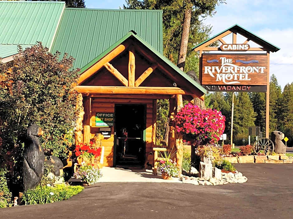 Riverfront Motel & Cabins