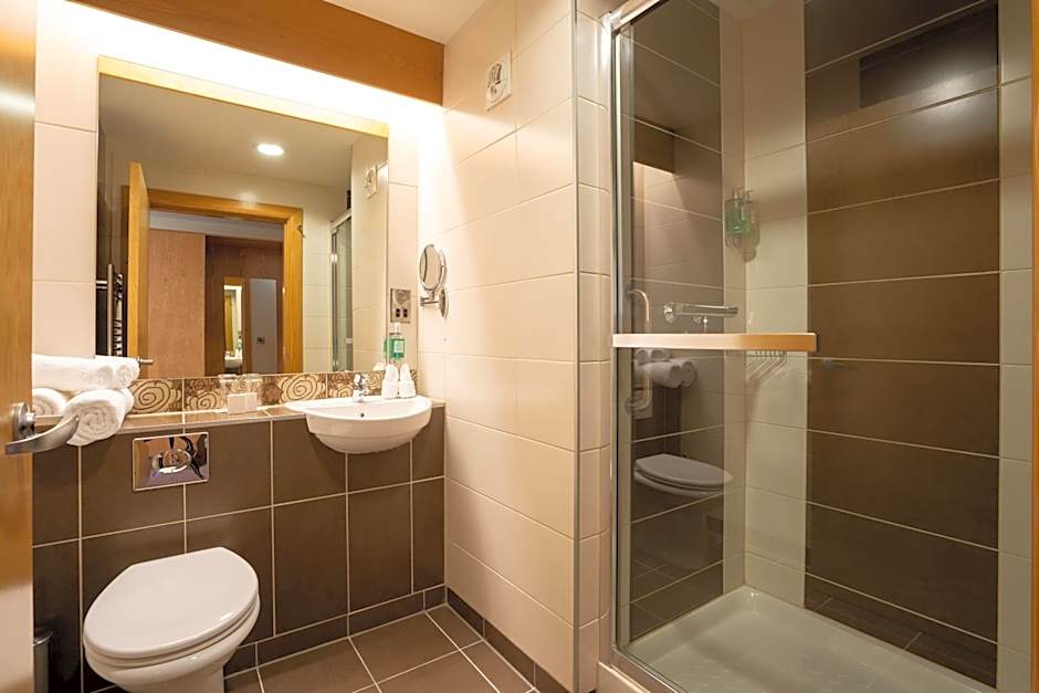 Belmore Court & Motel