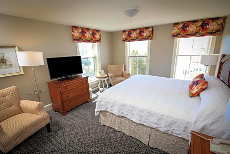 Queen Room with Balcony
