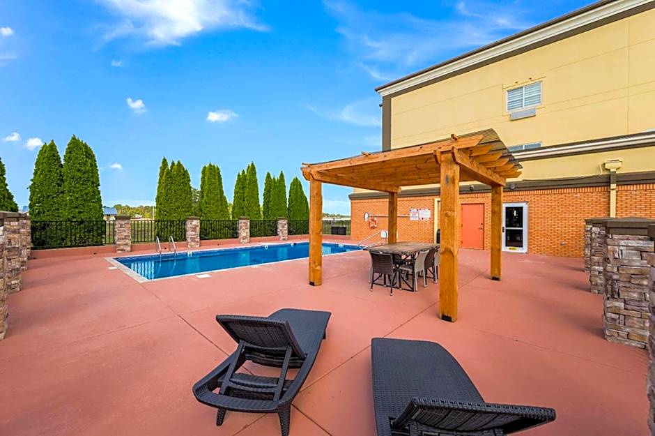 Clarion Pointe Madison-Huntsville