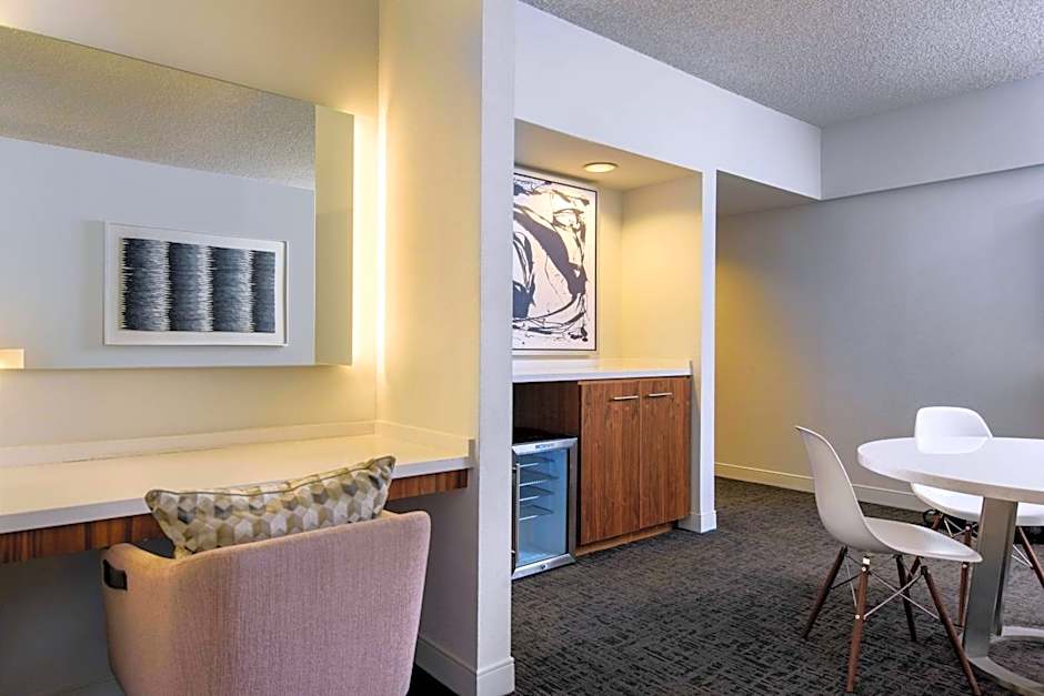 Renaissance Palm Springs Hotel