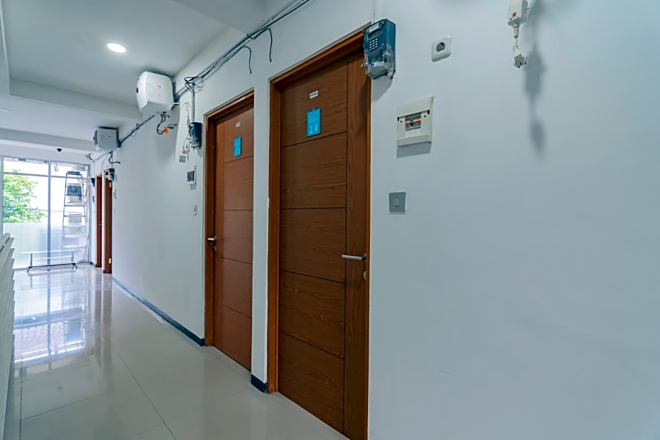 RedDoorz Syariah @ Afifah Guest House near Bikasoga Sport Center