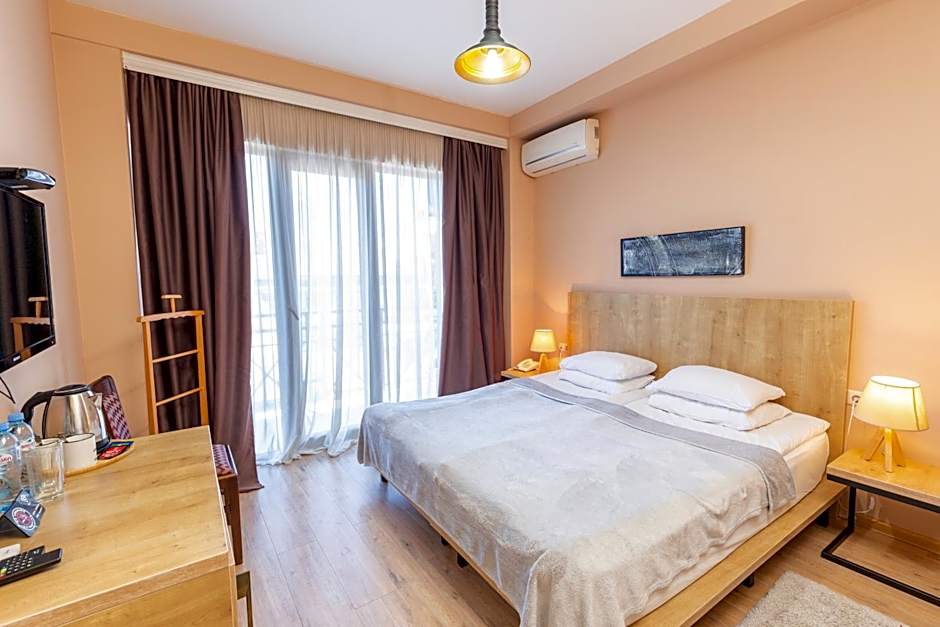 Hotel N16