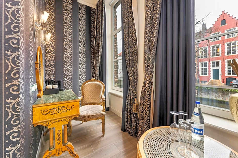 Canal Suites