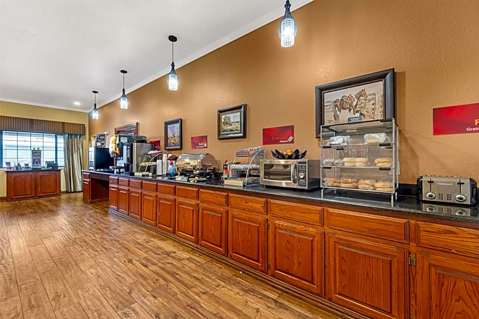 Best Western Plus Shamrock Inn & Suites