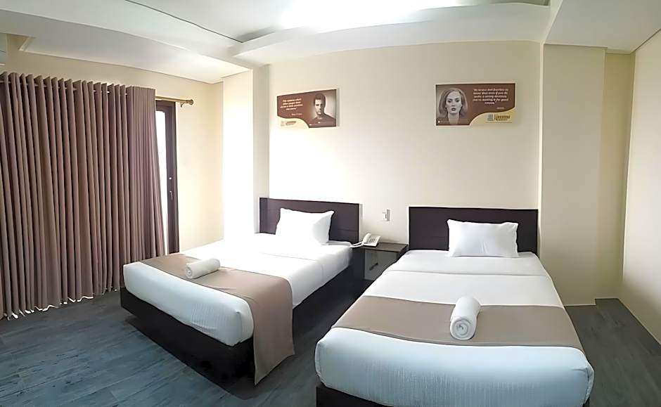 Navarro Hotel Caticlan (Navsot Corp.)