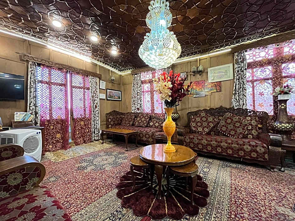 Young Shahzada Group of Houseboats