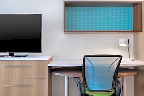 2 Queen Hearing Accessible Studio Suite