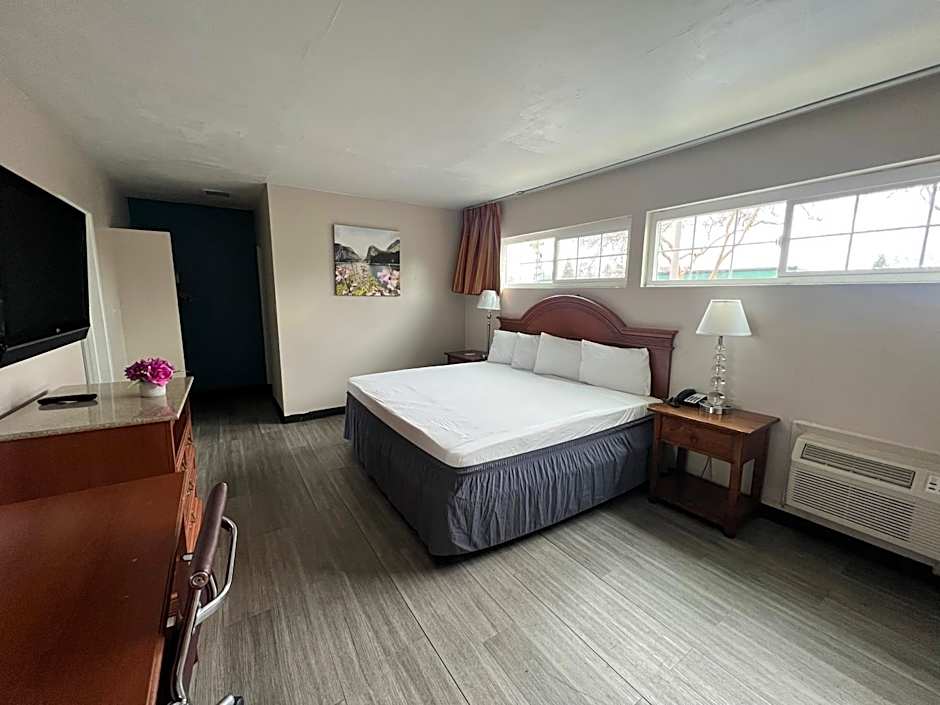 Photo 1 of 14 of Days Inn by Wyndham Chico