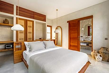Deluxe Queen Suite