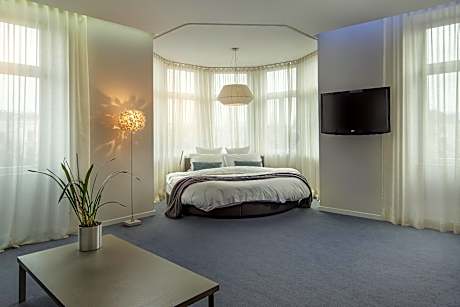 Junior Suite (2 Adults)