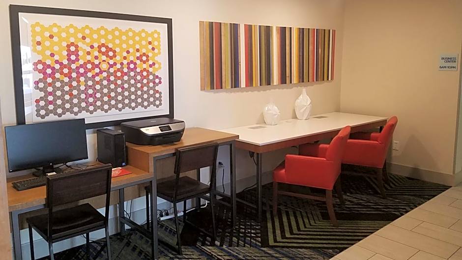 Holiday Inn Express Irwin-PA Turnpike Exit 67 By IHG