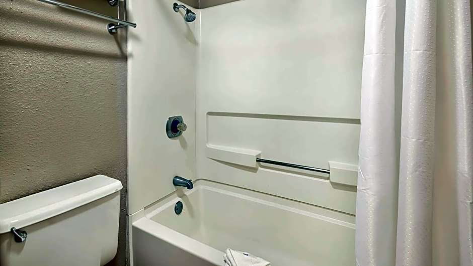 Motel 6-Milwaukee, WI - Glendale