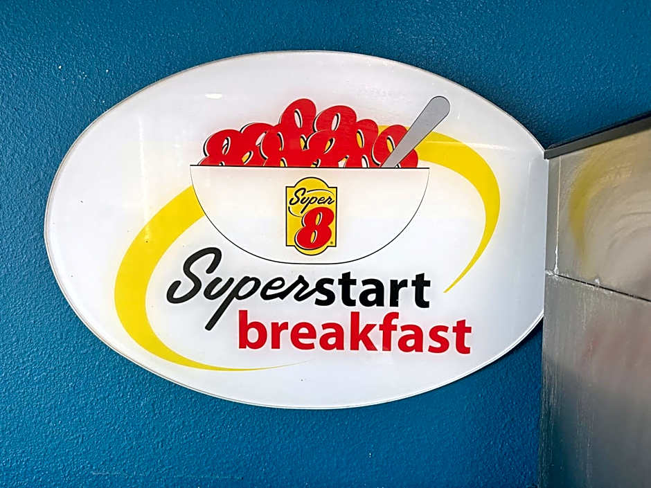 Super 8 by Wyndham Biloxi at the Beach