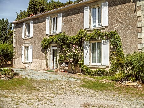 LA LAUJÈRE Chambres d'hôtes ROMANCE