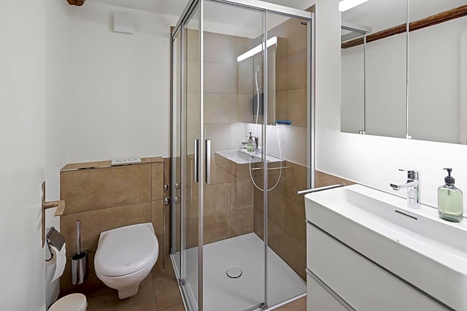 ARISER - Zug Old Town Suites