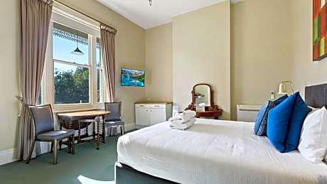 Deluxe King Room with Spa Bath