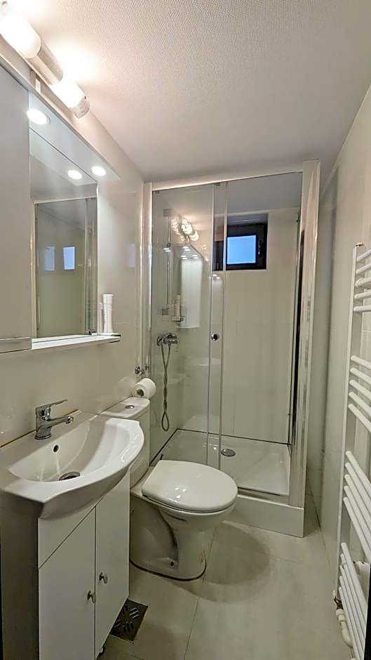 Complex Parc Pini Moinesti