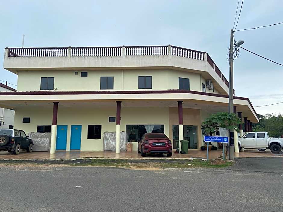 OYO 90896 Gold Hill Hotel