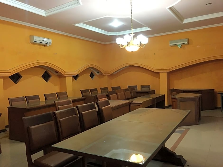 Hotel Alami near Alun-Alun Klaten by ZUZU