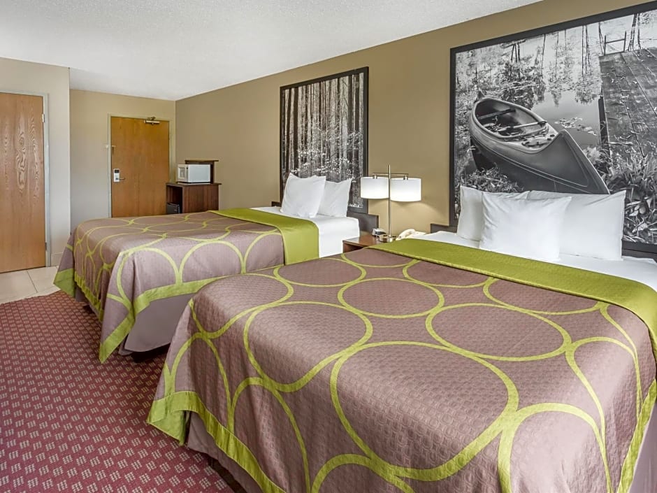 Super 8 by Wyndham Hebron Lowell Area