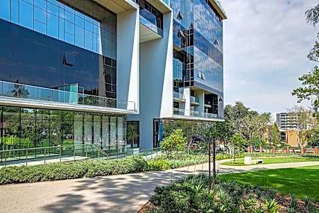 Deluxe Self-Catering Apartment | Park Central